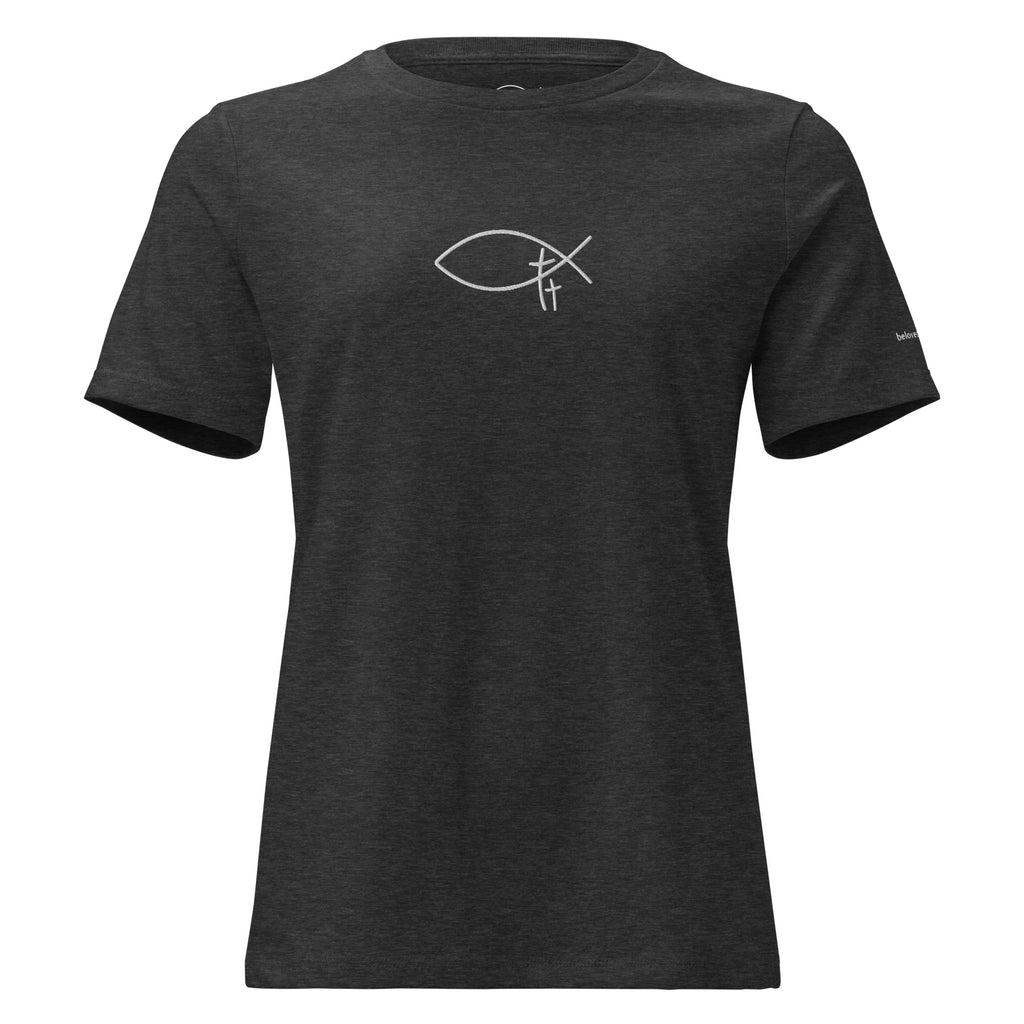 Christliches Damen T-Shirt mit minimalistischem Stick Logo. Zeitloses Faith Shirt aus hochwertiger Baumwolle –  Identität in Jesus Christus.