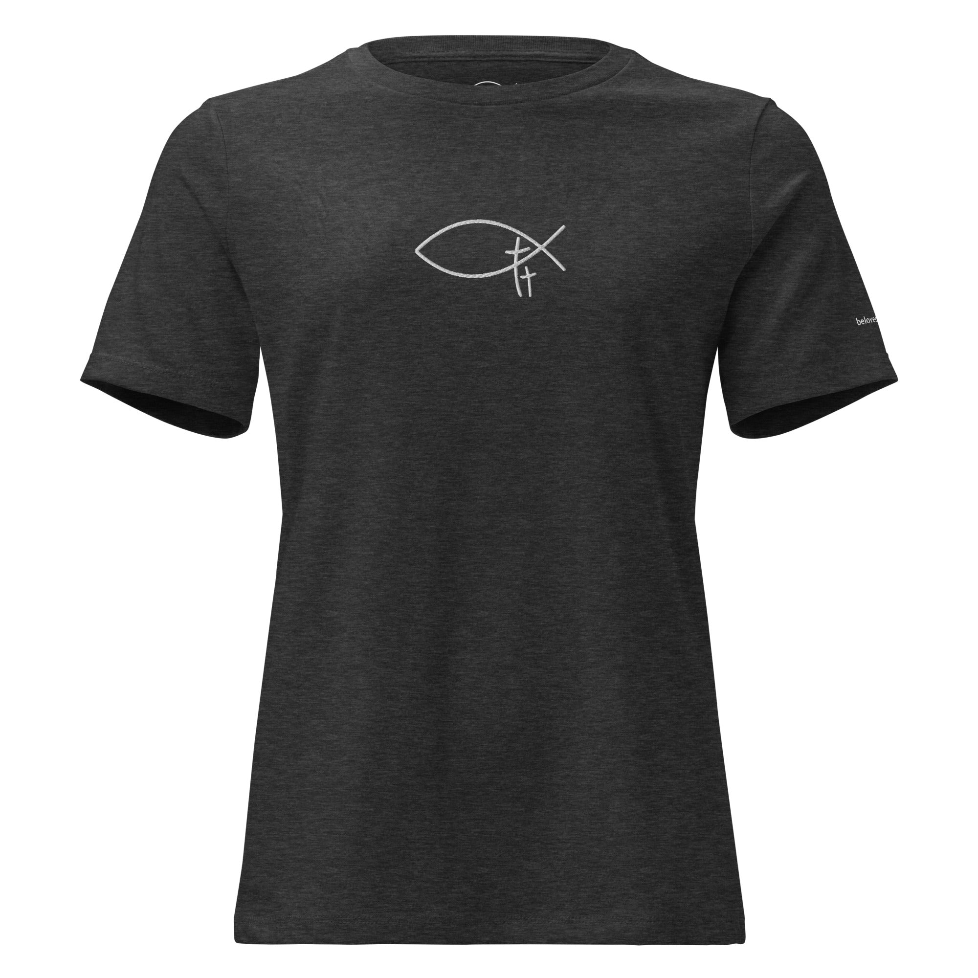 Christliches Damen T-Shirt mit minimalistischem Stick Logo. Zeitloses Faith Shirt aus hochwertiger Baumwolle –  Identität in Jesus Christus.
