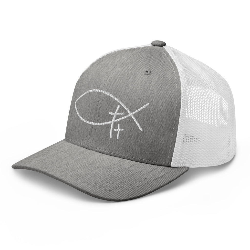 Minimalistische Trucker Cap mit hochwertiger 3D Logo Stickerei. Zeitlose Faith-Streetwear in Navy, Schwarz, Creme und Weiß. Bequem, atmungsaktiv und unisex.