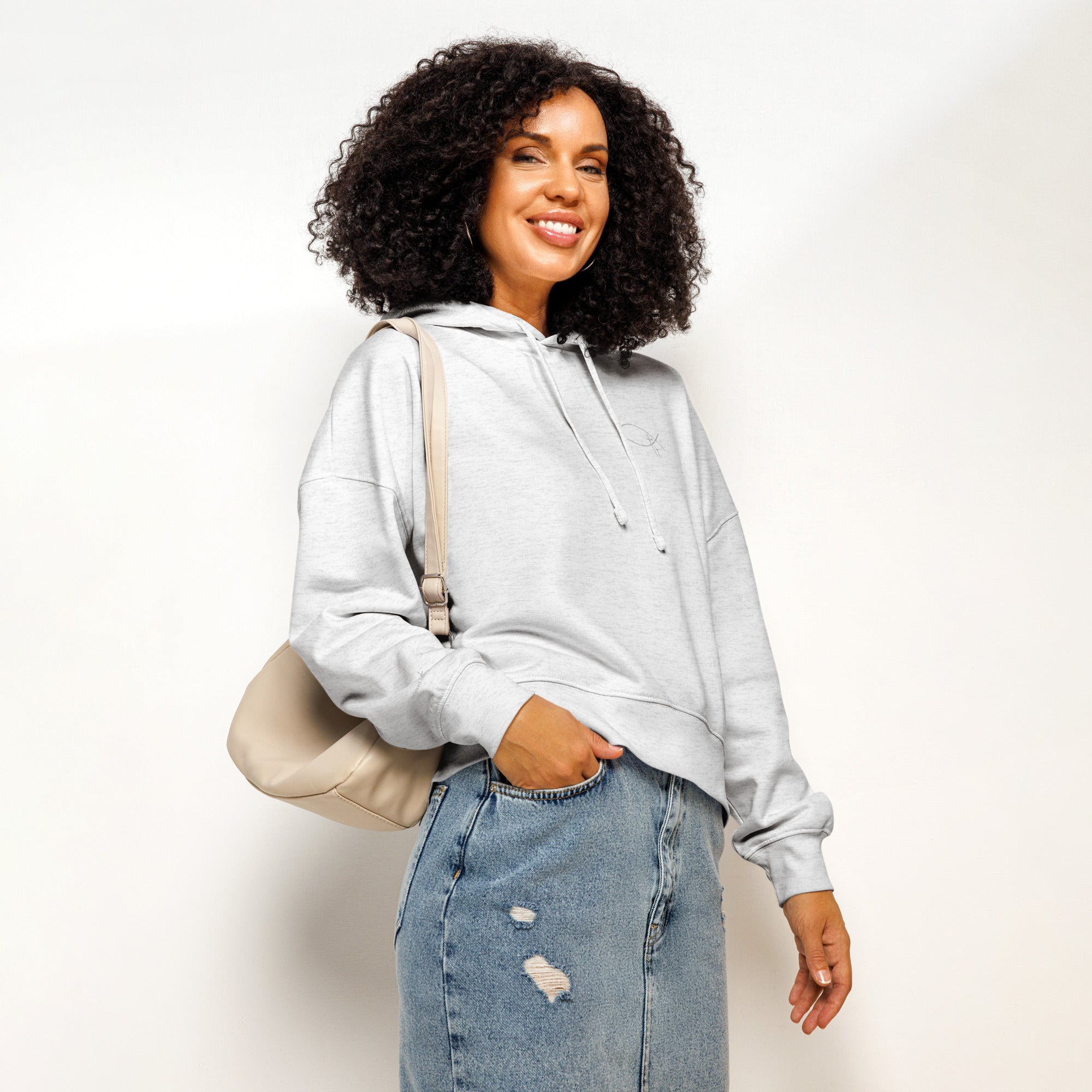 Sanfter christlicher Damen Hoodie mit gesticktem Symbol. Minimalistischer Faith Hoodie ohne Fronttasche – weich, feminin - deine Identität in Christus.