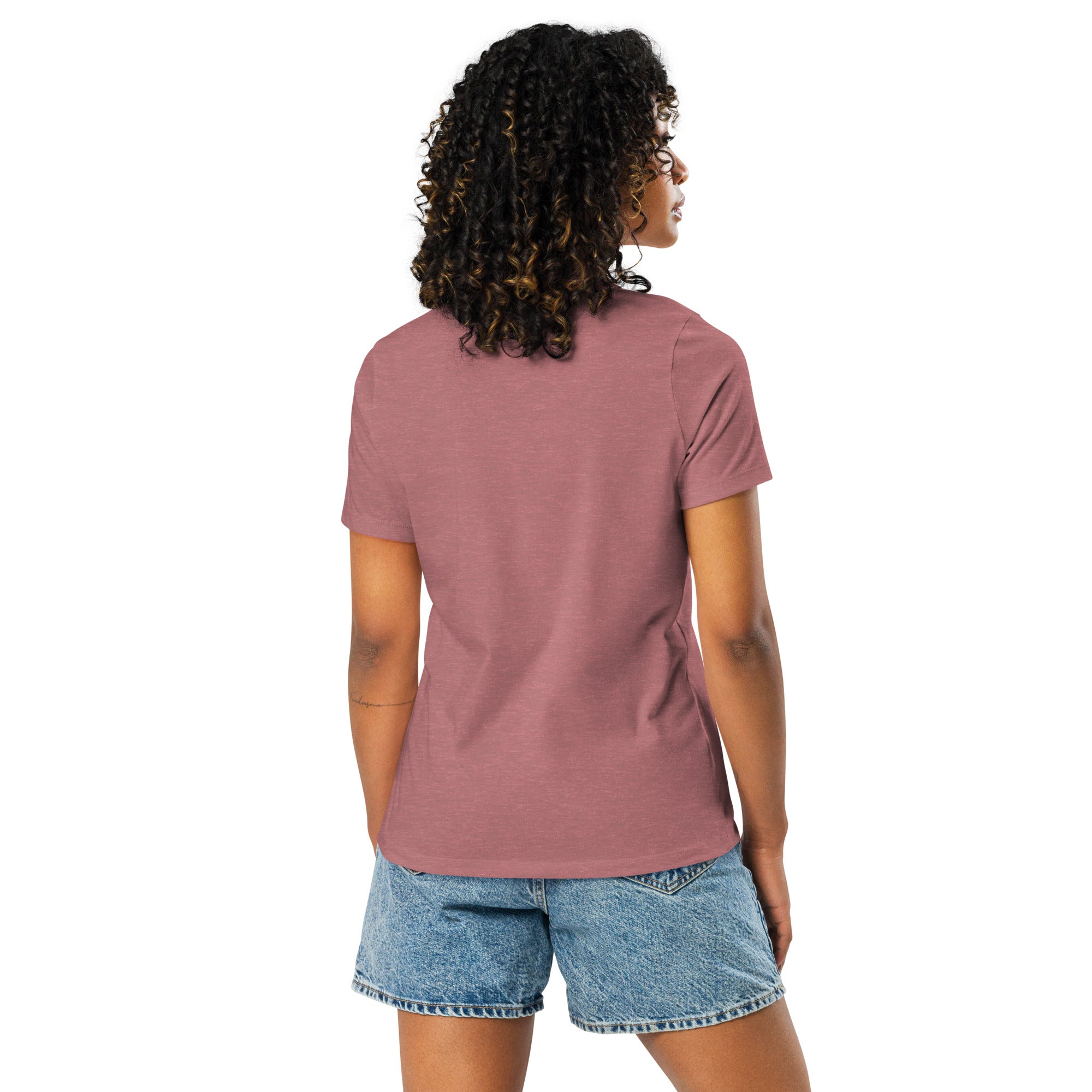 Christliches Damen T-Shirt mit minimalistischem Stick Logo. Zeitloses Faith Shirt aus hochwertiger Baumwolle – Identität in Jesus Christus.